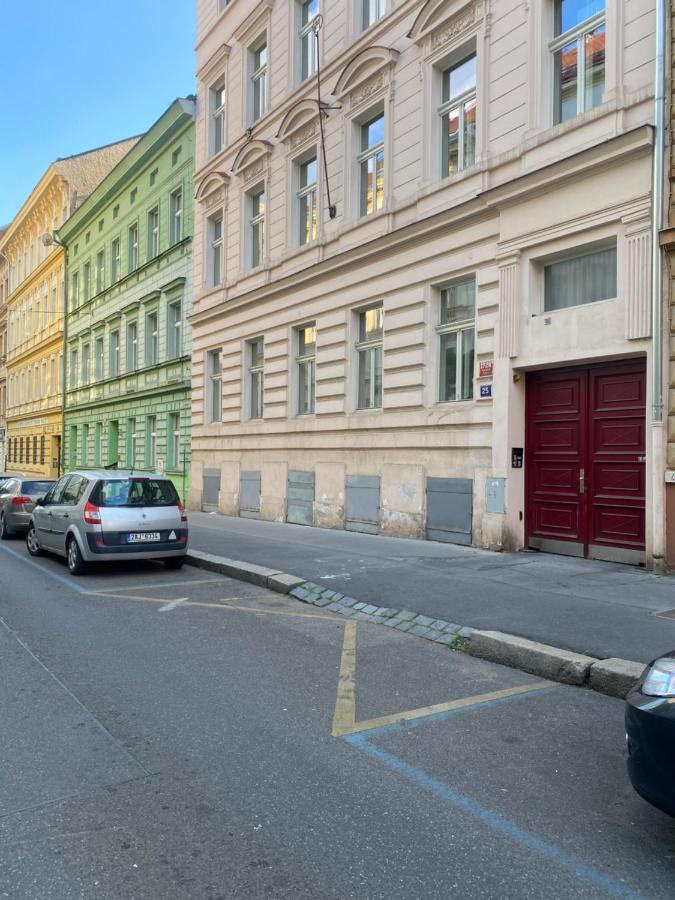 Designed Apartment Next To Vaclav Square With Terrace And Private Garage Prague Exterior photo