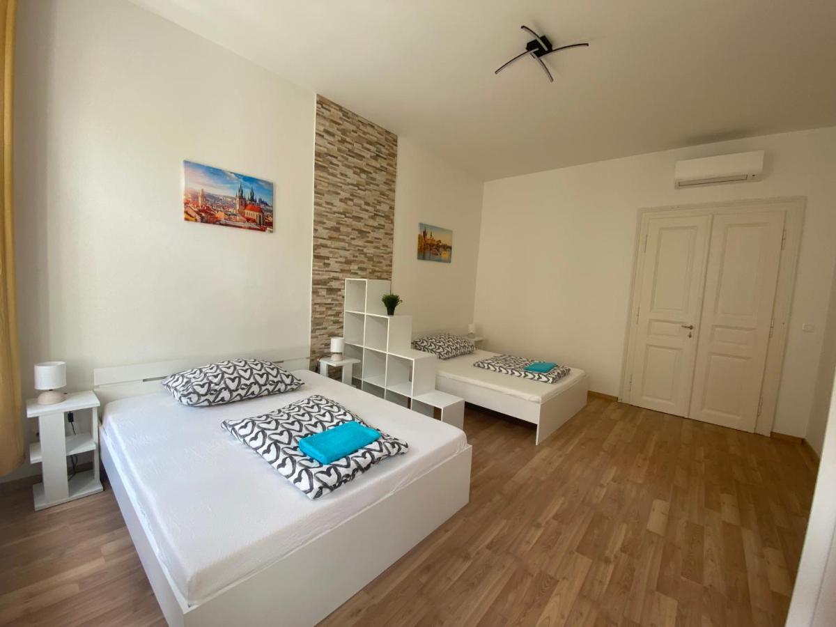 Designed Apartment Next To Vaclav Square With Terrace And Private Garage Prague Exterior photo